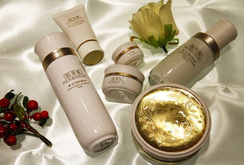 秋季化妝品節盛典來襲！多重福利搶先鎖定，專屬代金券手慢即無